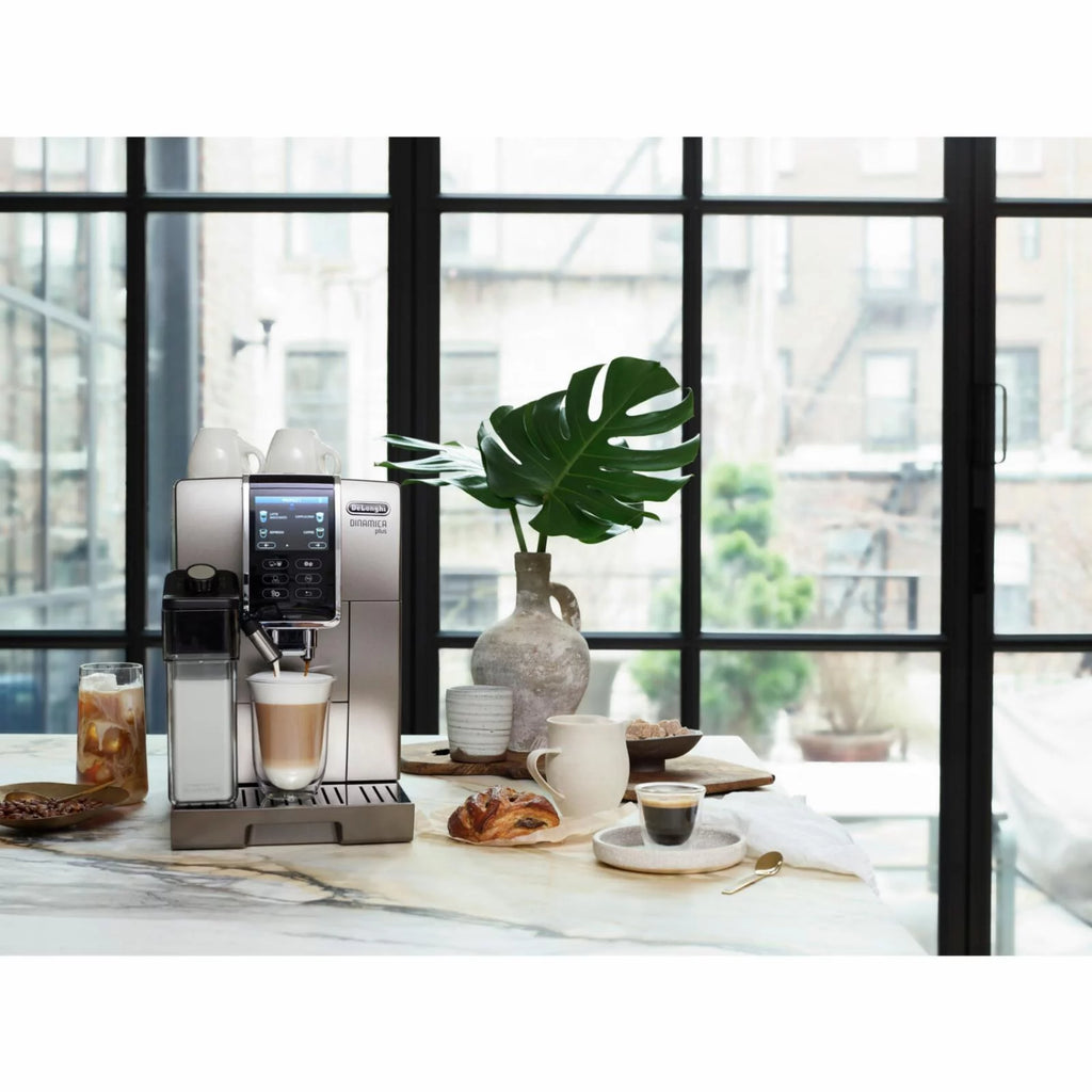 Smart Coffee and Espresso Machine with Automatic Milk Frother D5891