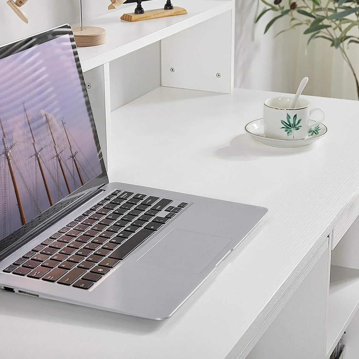 White Computer Desk with Keyboard Tray and Drawers D5035