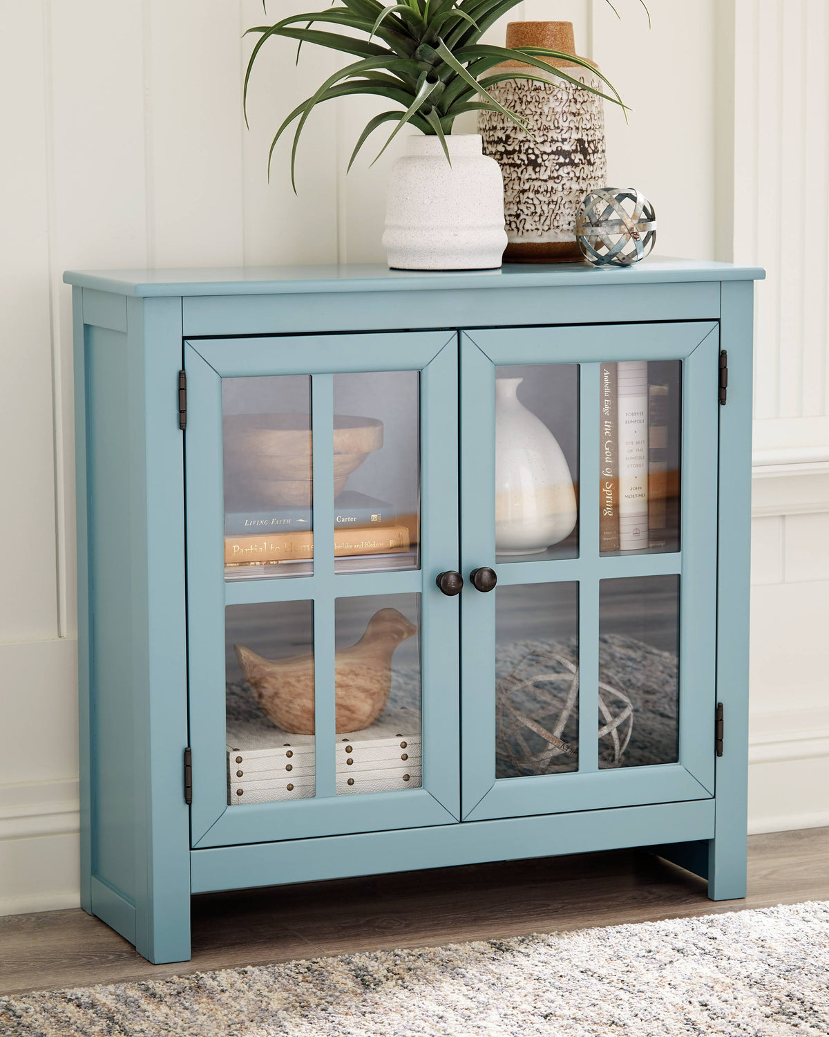 Accent Cabinet S920