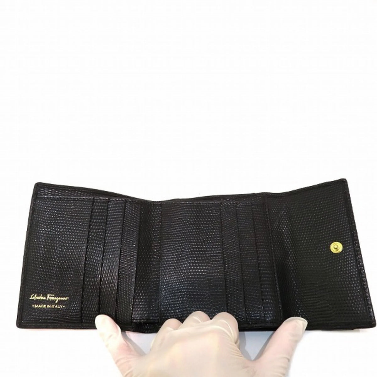 Pre-Owned Black Bifold Wallet J31126