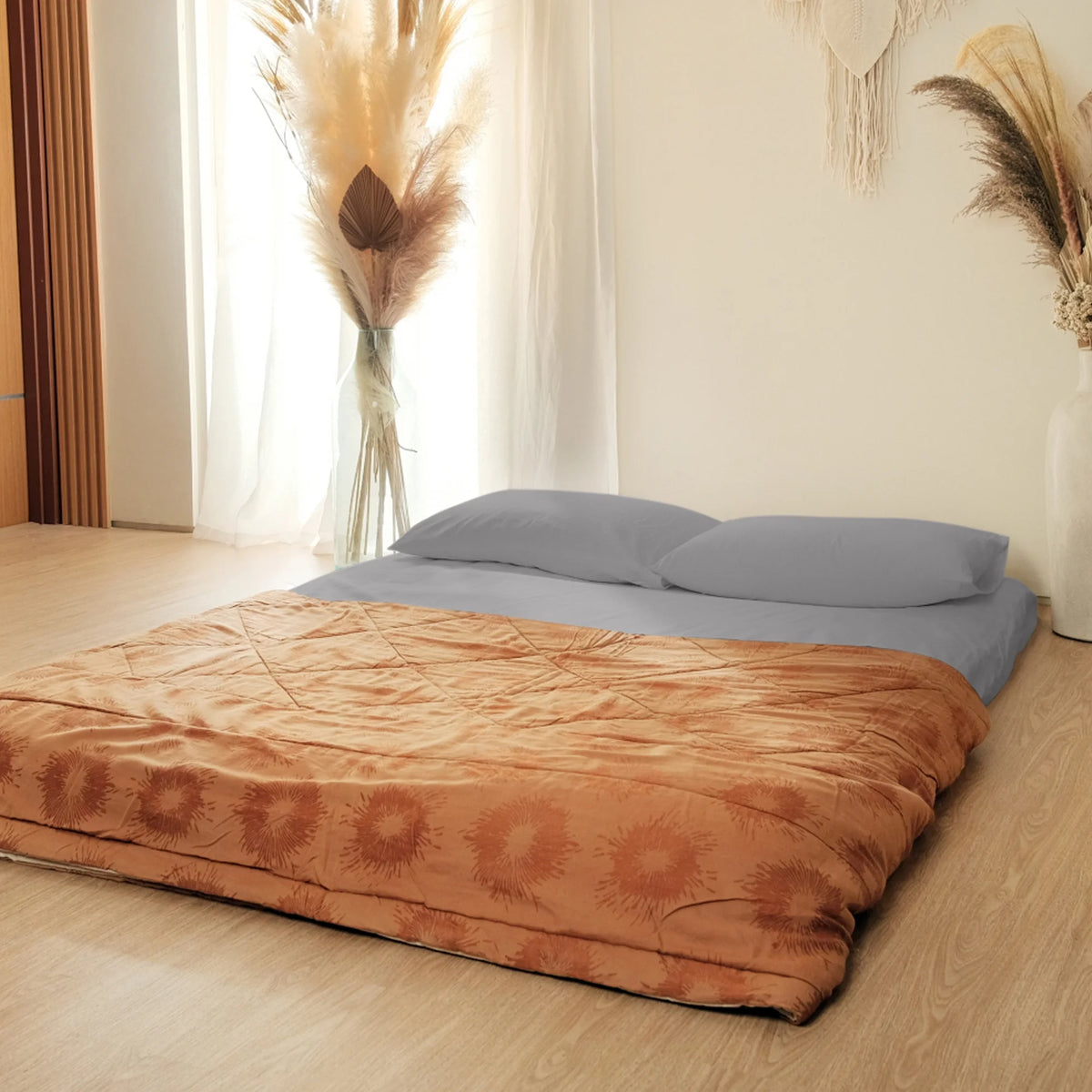 Black Queen Foldable Japanese Floor Mattress W546