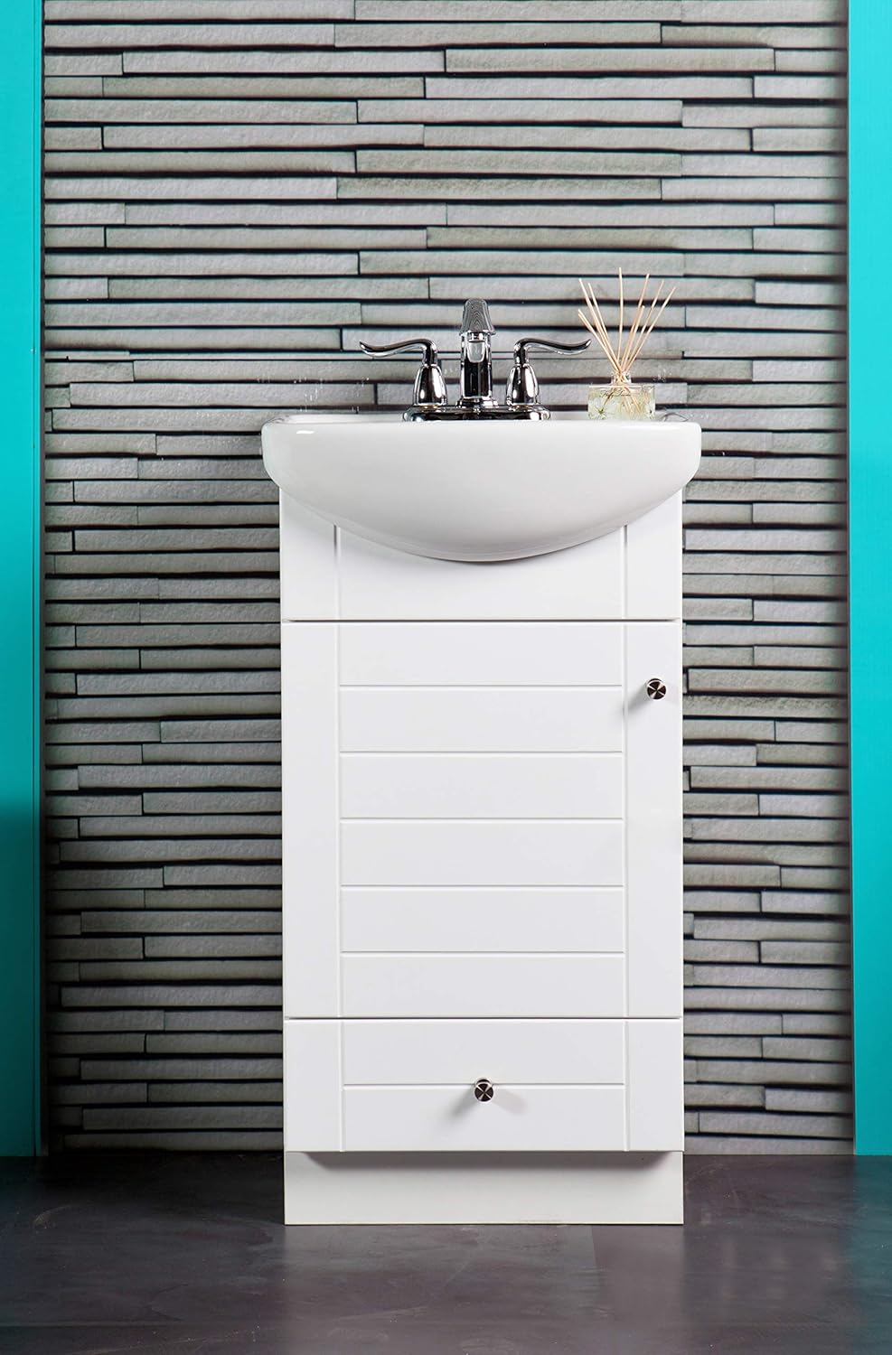 Small White Bathroom Vanity Cabinet and Sink Q371339